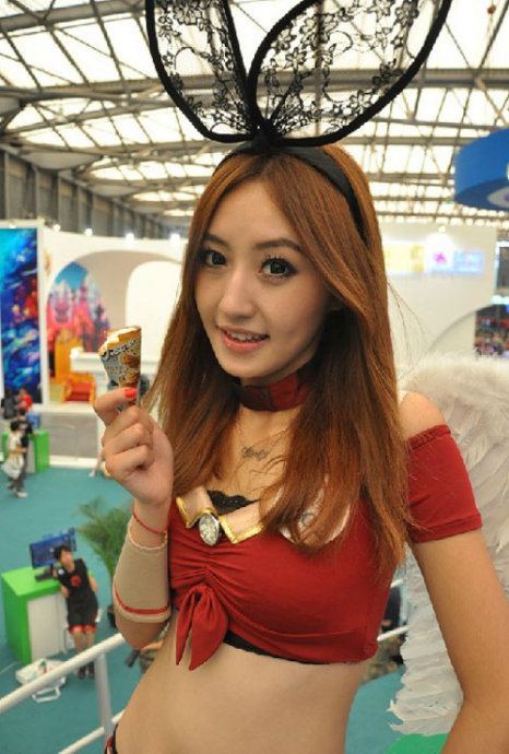 2011 ChinaJoy 美女如云 http://www.80-go.com/wp-content/uploads/2011/08/10.jpg