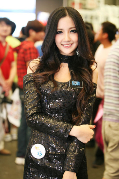 2011 ChinaJoy 美女如云 http://www.80-go.com/wp-content/uploads/2011/08/18.jpg