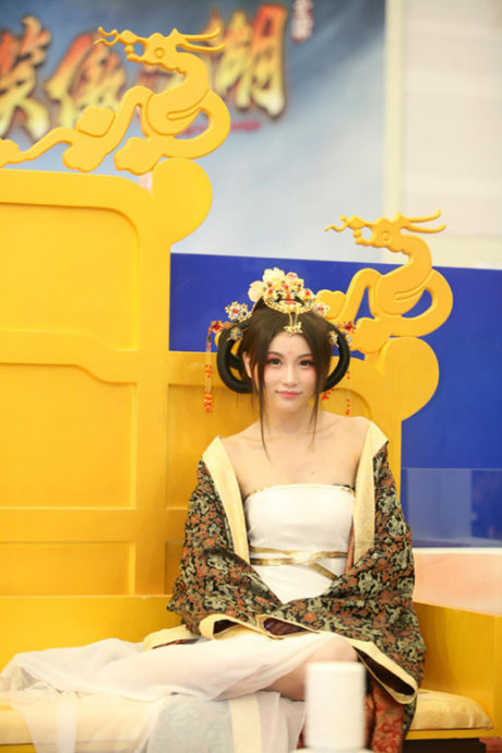 2011 ChinaJoy 美女如云 http://www.80-go.com/wp-content/uploads/2011/08/23.jpg
