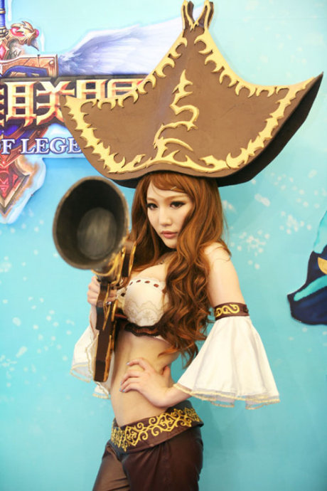 2011 ChinaJoy 美女如云 http://www.80-go.com/wp-content/uploads/2011/08/24.jpg