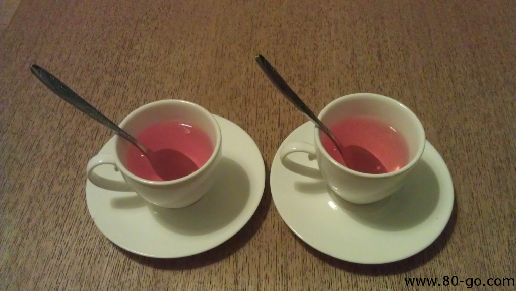 三方会晤之喝了一晚的玫瑰花茶 http://www.80-go.com/wp-content/uploads/2011/08/IMAG0048-1024x577.jpg